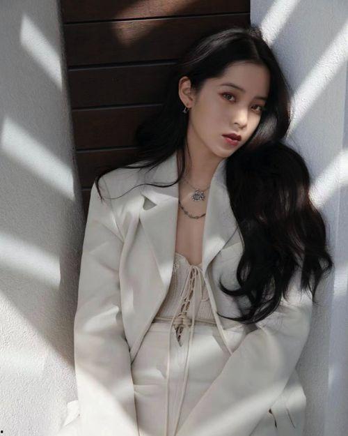 欧阳娜娜最新爆料,揭秘娱乐圈背后的惊人真相 第1张 欧阳娜娜最新爆料,揭秘娱乐圈背后的惊人真相 第1张