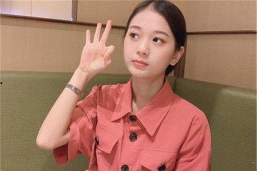 实时爆料张曼如简介视频,揭秘网红背后的真实人生  第1张